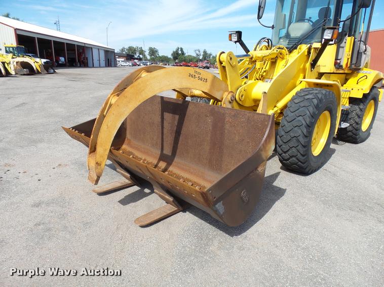 image for item L2666 2004 New Holland LW110B wheel loader