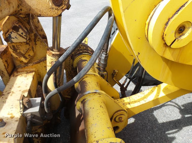 image for item L2666 2004 New Holland LW110B wheel loader