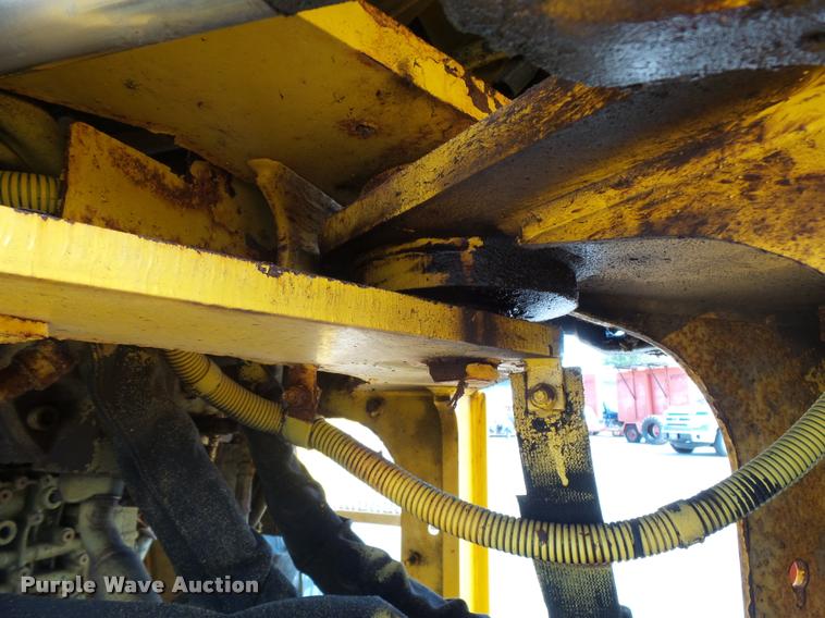 image for item L2666 2004 New Holland LW110B wheel loader