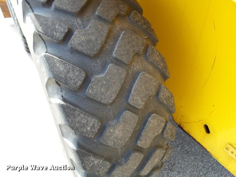 image for item L2666 2004 New Holland LW110B wheel loader