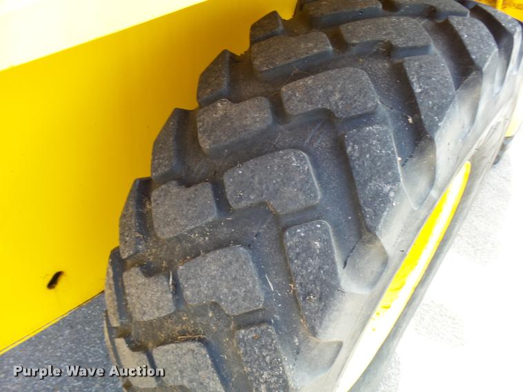 image for item L2666 2004 New Holland LW110B wheel loader