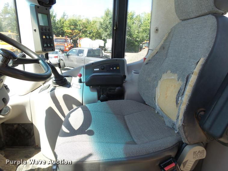 image for item L2667 2004 New Holland LW110B wheel loader