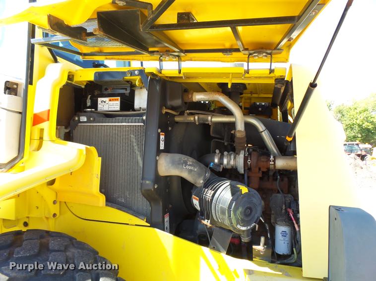 image for item L2667 2004 New Holland LW110B wheel loader