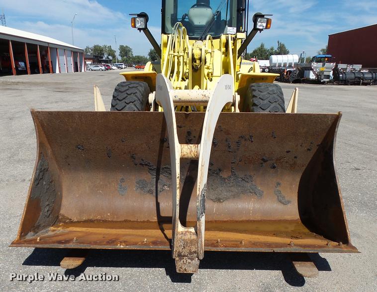 image for item L2667 2004 New Holland LW110B wheel loader