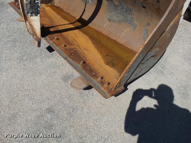 image for item L2667 2004 New Holland LW110B wheel loader