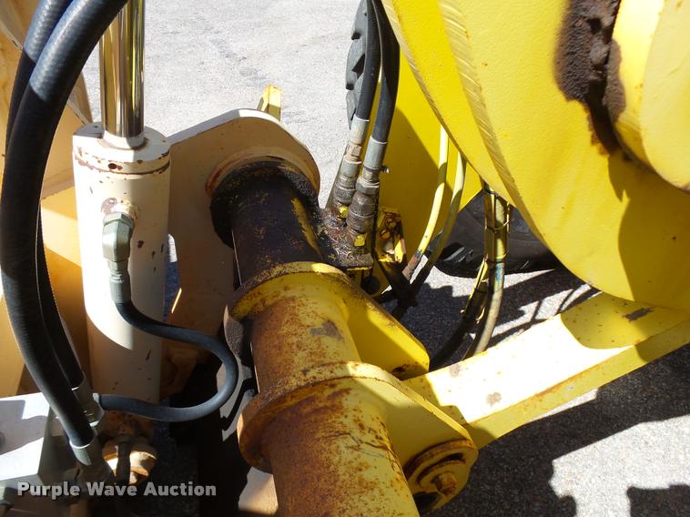 image for item L2667 2004 New Holland LW110B wheel loader