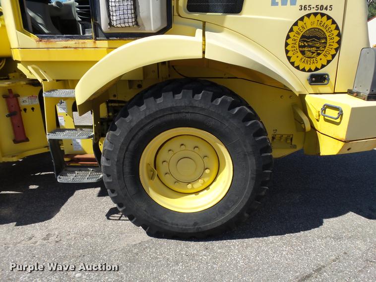 image for item L2667 2004 New Holland LW110B wheel loader