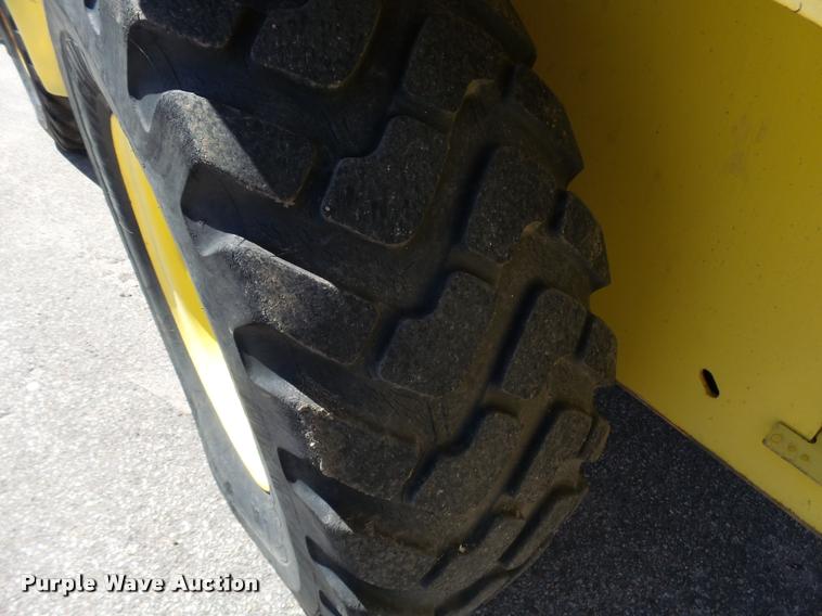image for item L2667 2004 New Holland LW110B wheel loader