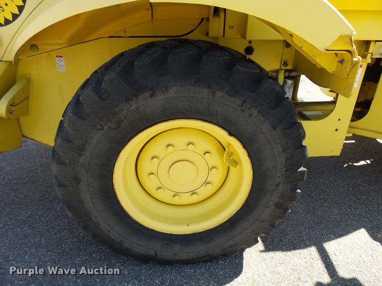 image for item L2667 2004 New Holland LW110B wheel loader