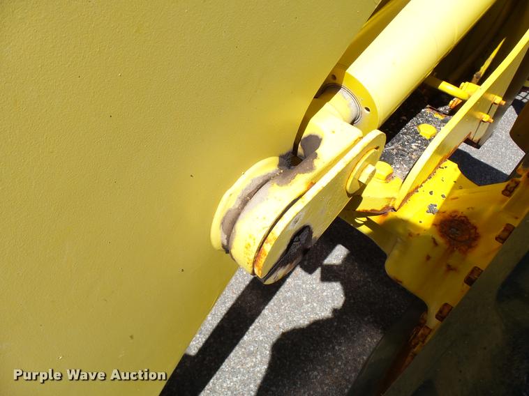 image for item L2667 2004 New Holland LW110B wheel loader