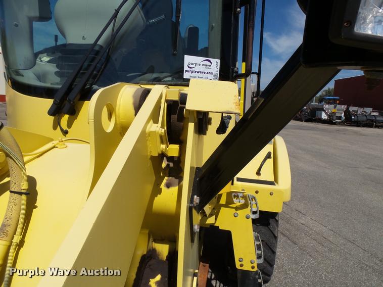 image for item L2667 2004 New Holland LW110B wheel loader
