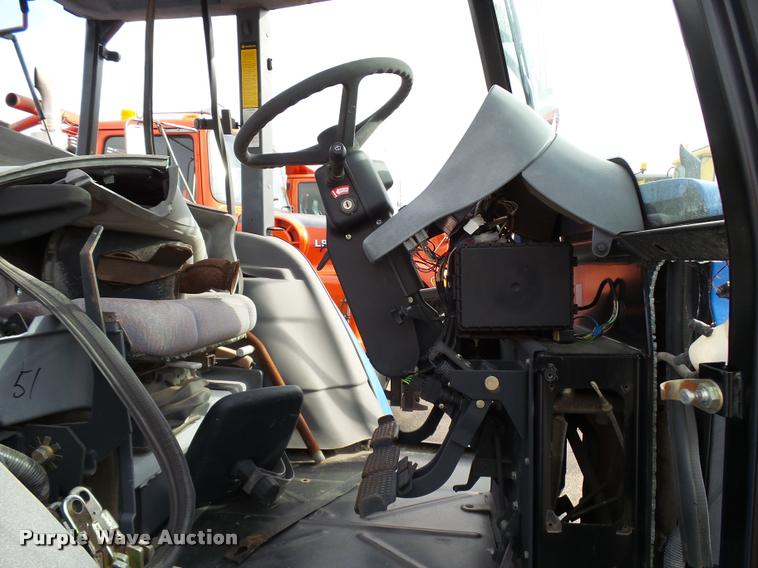 image for item L2668 2002 New Holland TS100 tractor