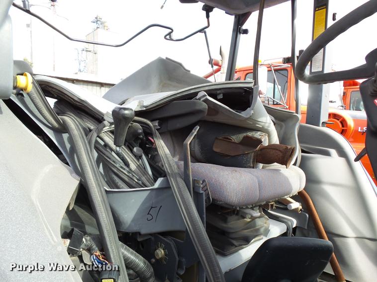 image for item L2668 2002 New Holland TS100 tractor