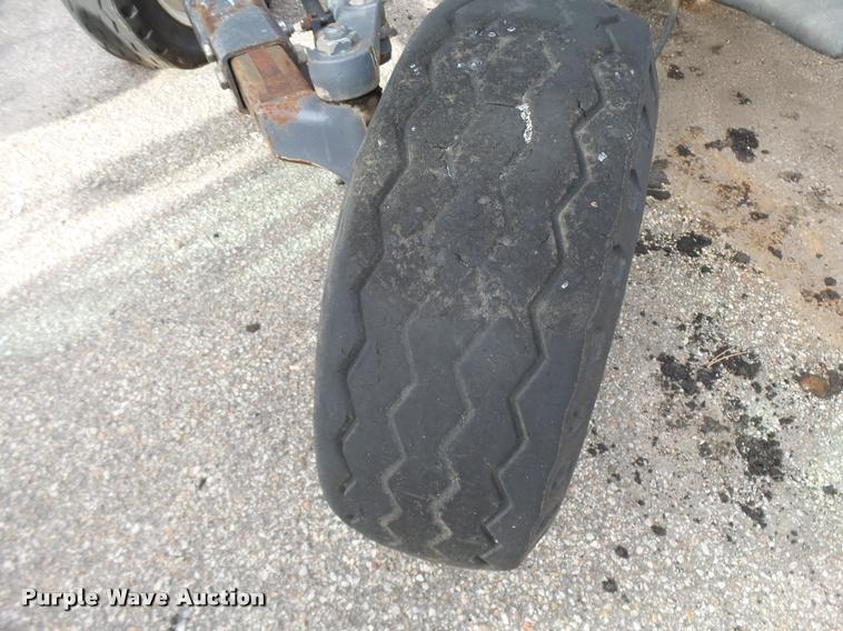 image for item L2668 2002 New Holland TS100 tractor