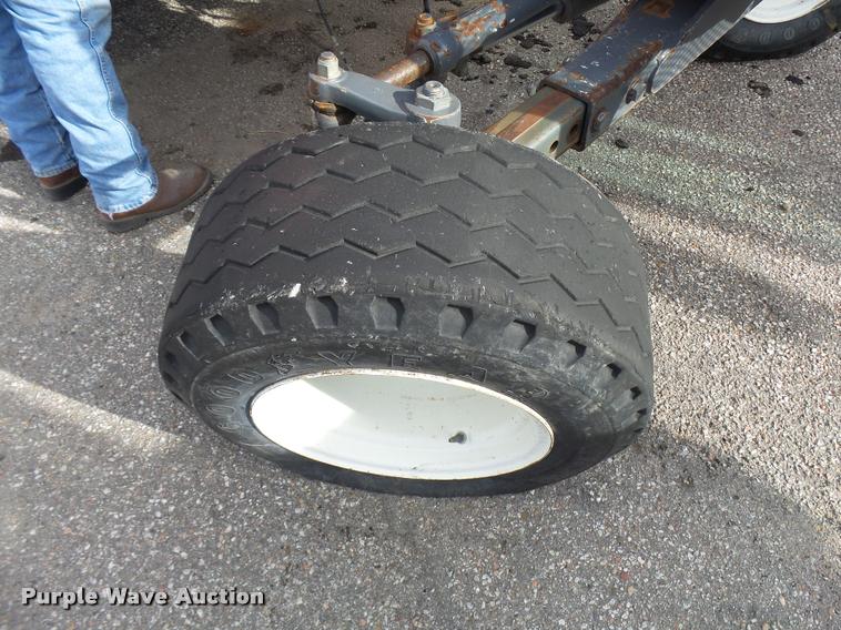 image for item L2668 2002 New Holland TS100 tractor