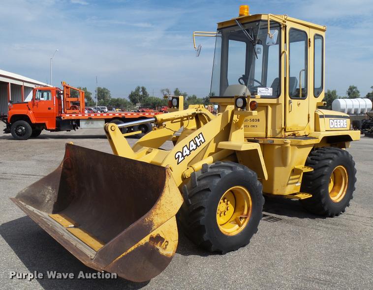 image for item L2670 1998 John Deere 244H wheel loader