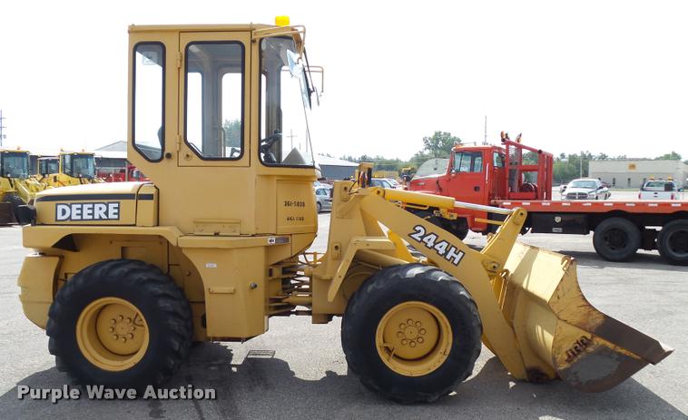 image for item L2670 1998 John Deere 244H wheel loader