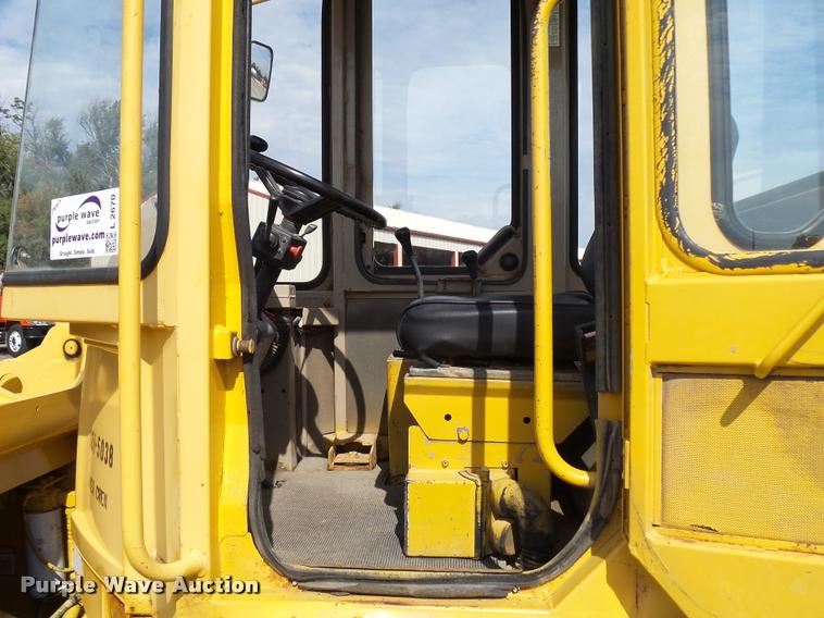 image for item L2670 1998 John Deere 244H wheel loader