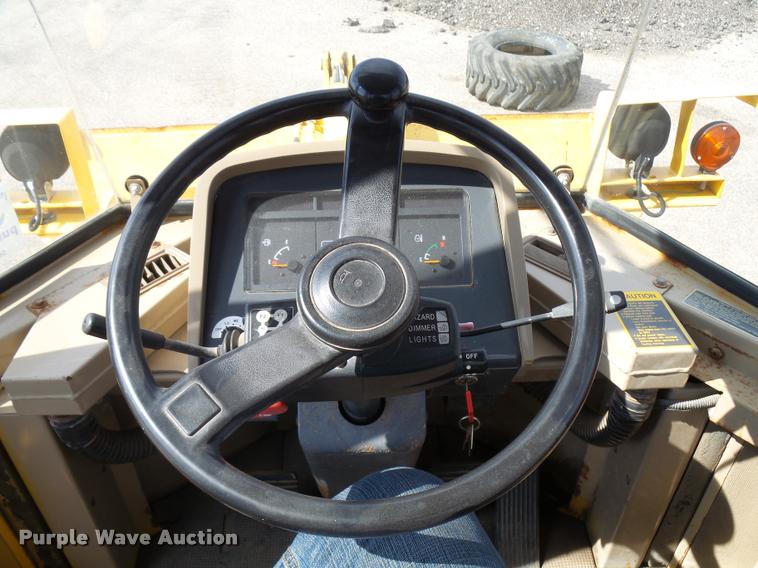 image for item L2670 1998 John Deere 244H wheel loader