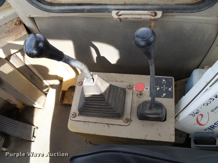 image for item L2670 1998 John Deere 244H wheel loader