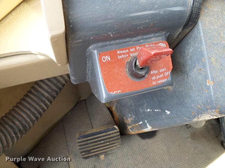 image for item L2670 1998 John Deere 244H wheel loader