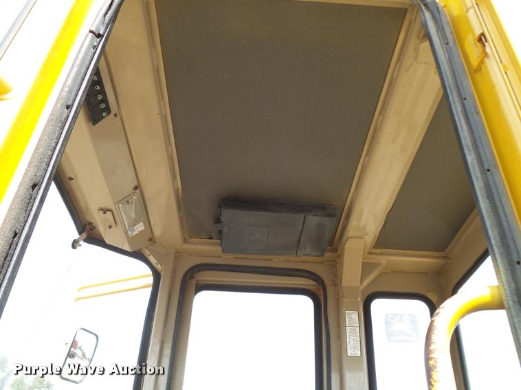 image for item L2670 1998 John Deere 244H wheel loader