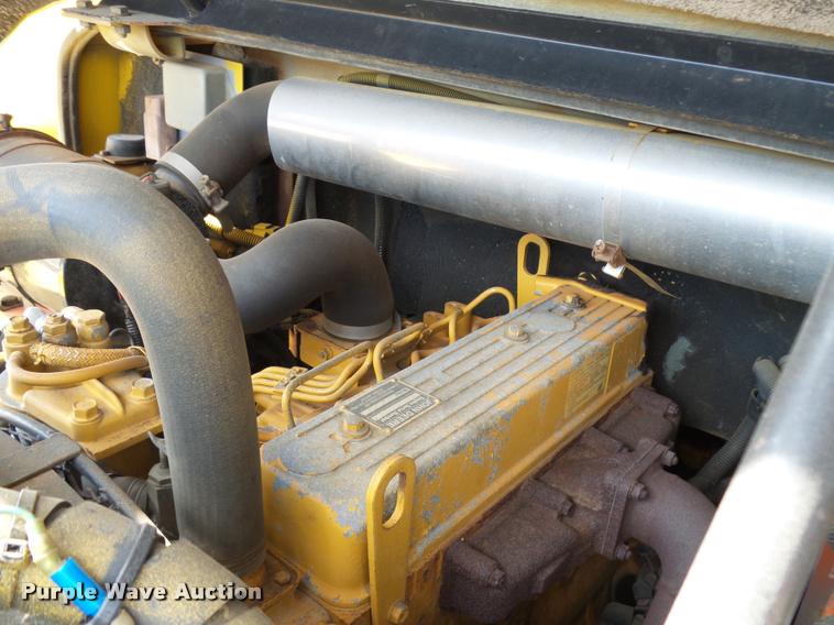 image for item L2670 1998 John Deere 244H wheel loader