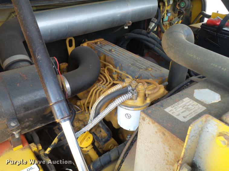 image for item L2670 1998 John Deere 244H wheel loader