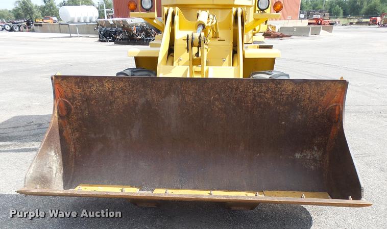 image for item L2670 1998 John Deere 244H wheel loader