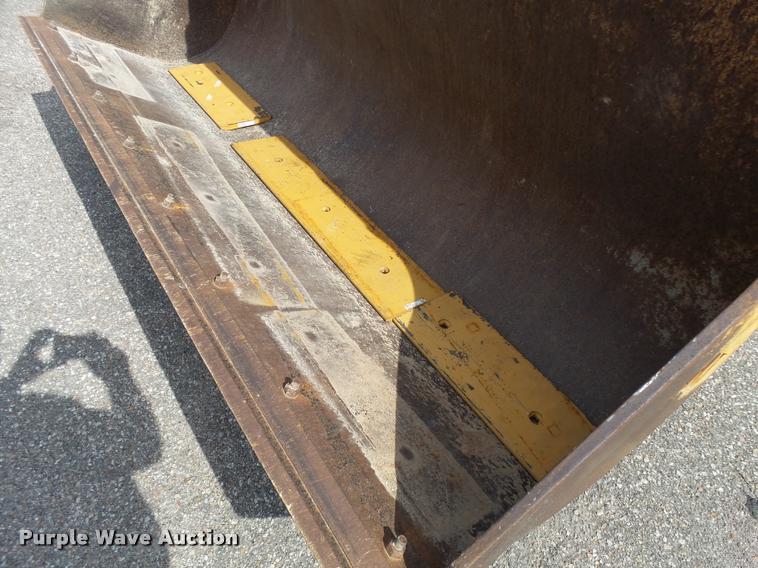 image for item L2670 1998 John Deere 244H wheel loader