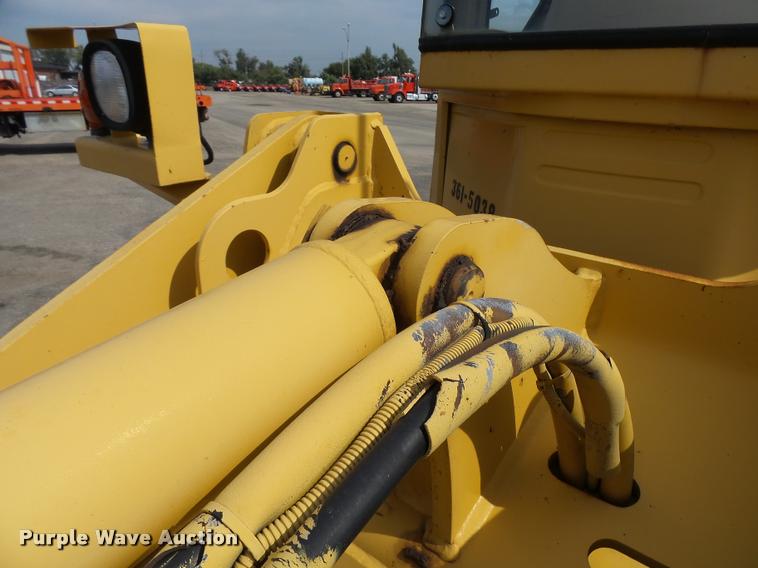 image for item L2670 1998 John Deere 244H wheel loader