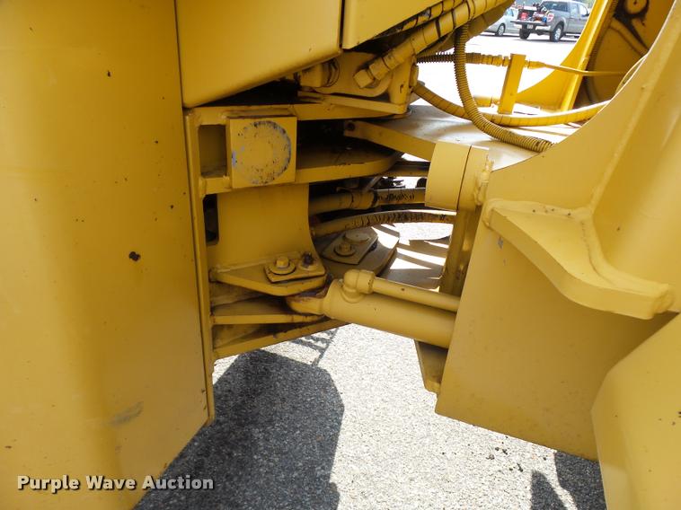 image for item L2670 1998 John Deere 244H wheel loader