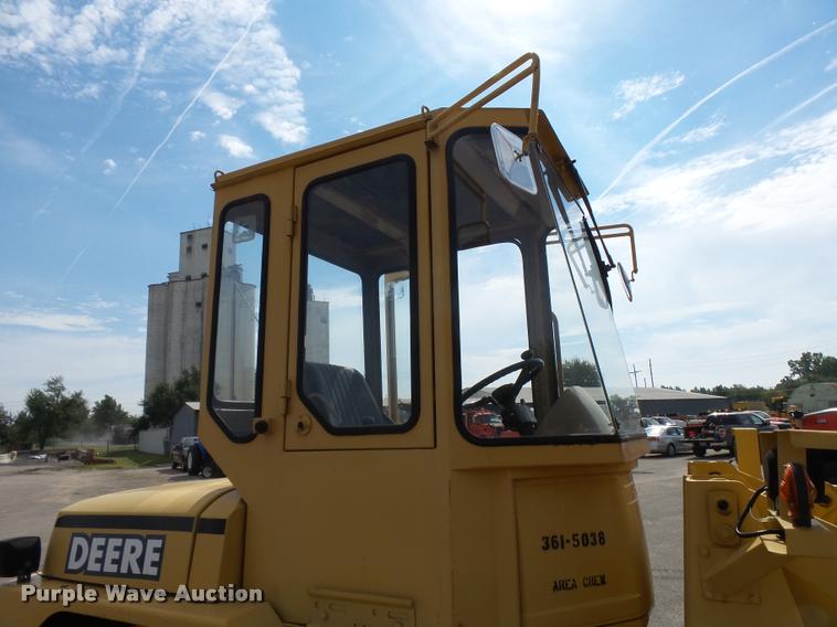 image for item L2670 1998 John Deere 244H wheel loader