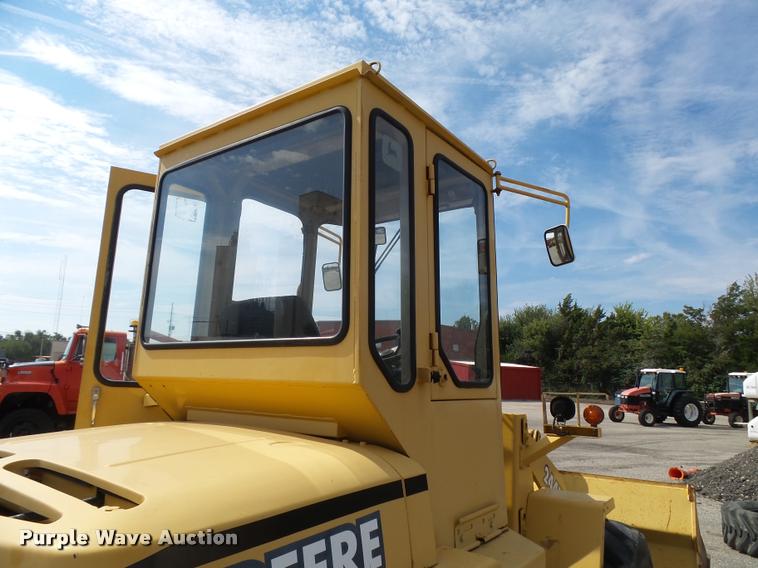 image for item L2670 1998 John Deere 244H wheel loader