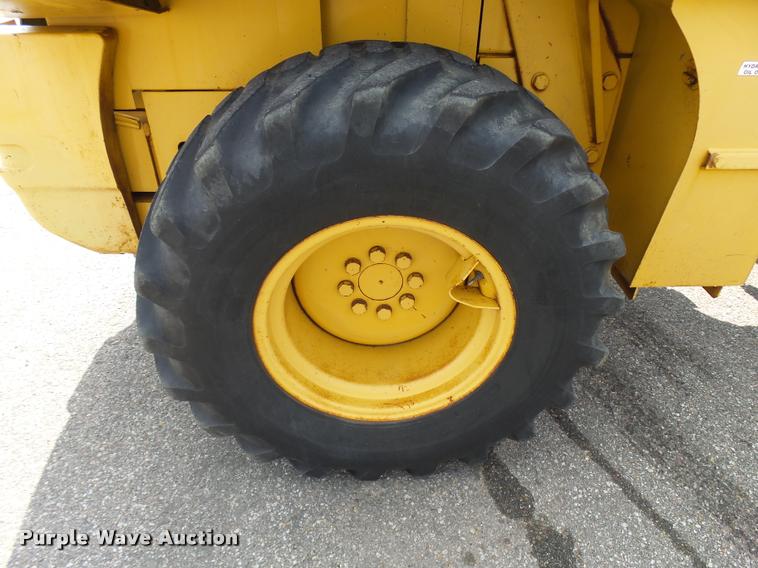 image for item L2670 1998 John Deere 244H wheel loader