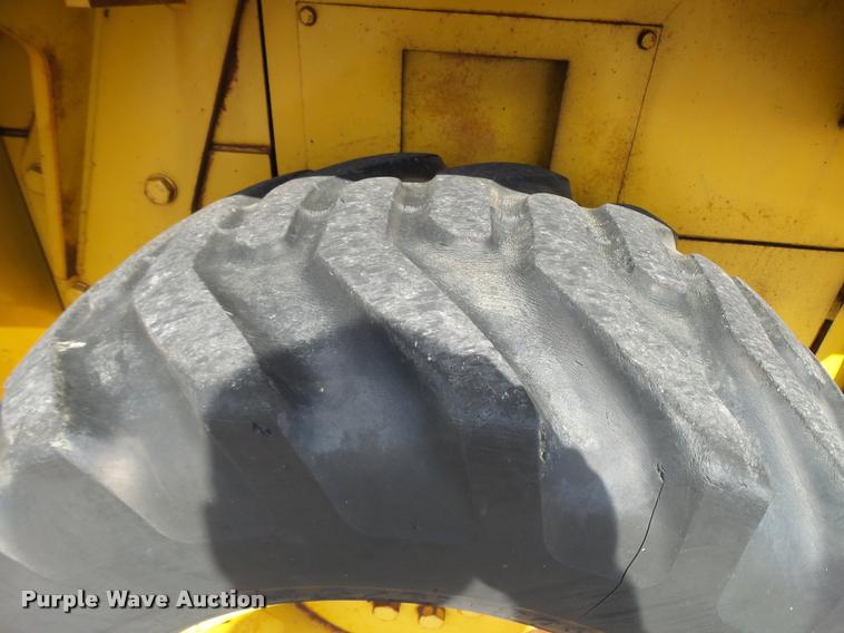 image for item L2670 1998 John Deere 244H wheel loader