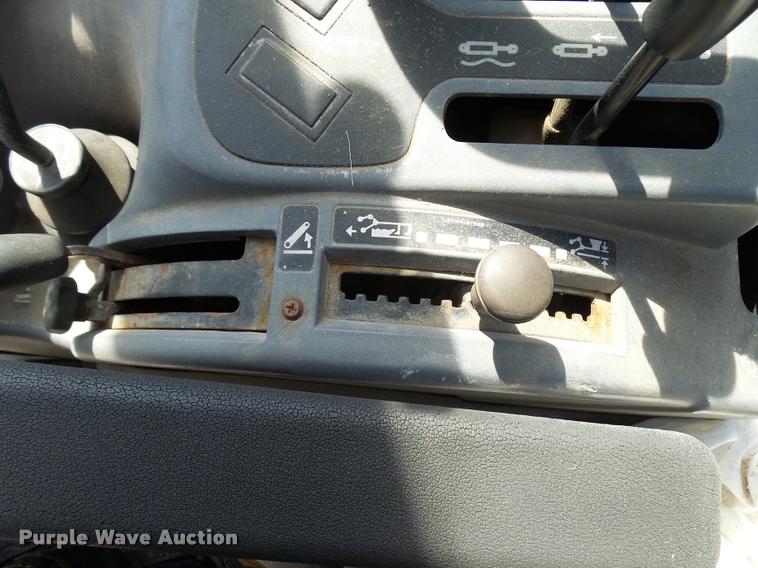 image for item L2671 1999 New Holland TS100 tractor