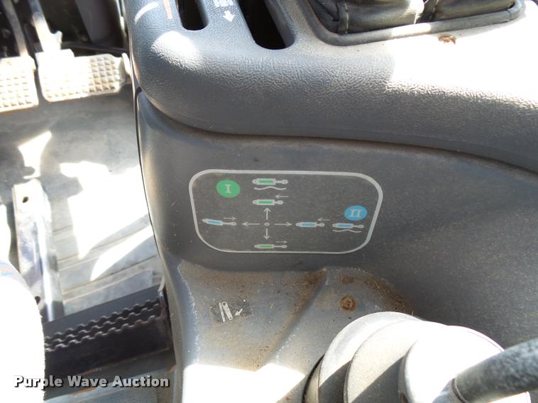 image for item L2671 1999 New Holland TS100 tractor