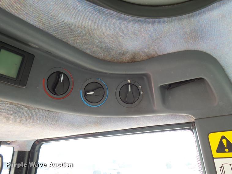 image for item L2671 1999 New Holland TS100 tractor