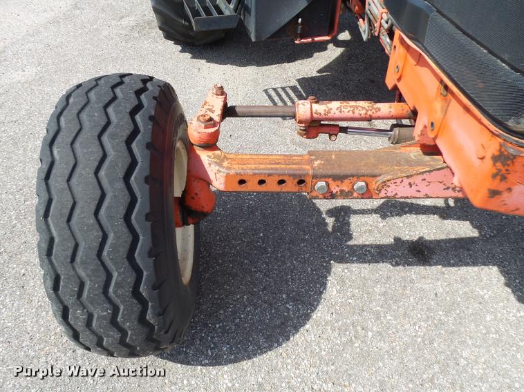 image for item L2671 1999 New Holland TS100 tractor