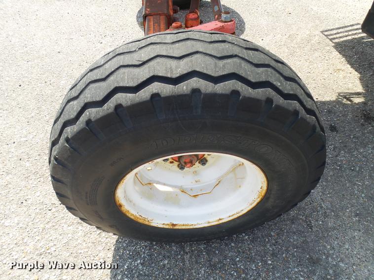 image for item L2671 1999 New Holland TS100 tractor