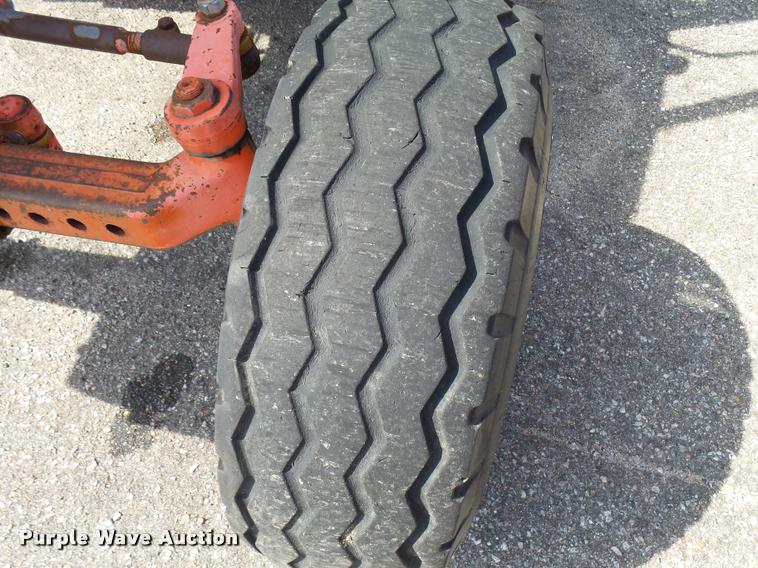 image for item L2671 1999 New Holland TS100 tractor