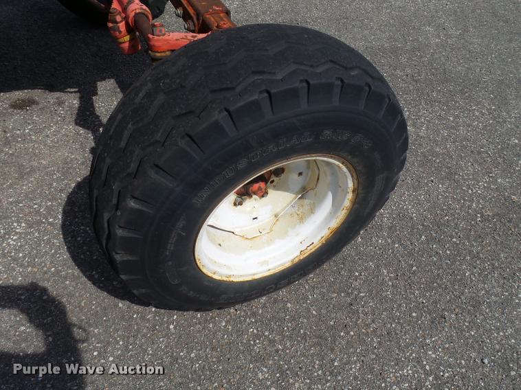 image for item L2671 1999 New Holland TS100 tractor