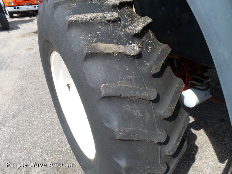 image for item L2671 1999 New Holland TS100 tractor