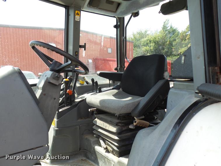 image for item L2672 1997 New Holland 5640SL tractor