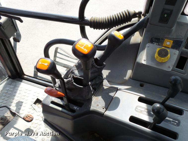 image for item L2672 1997 New Holland 5640SL tractor