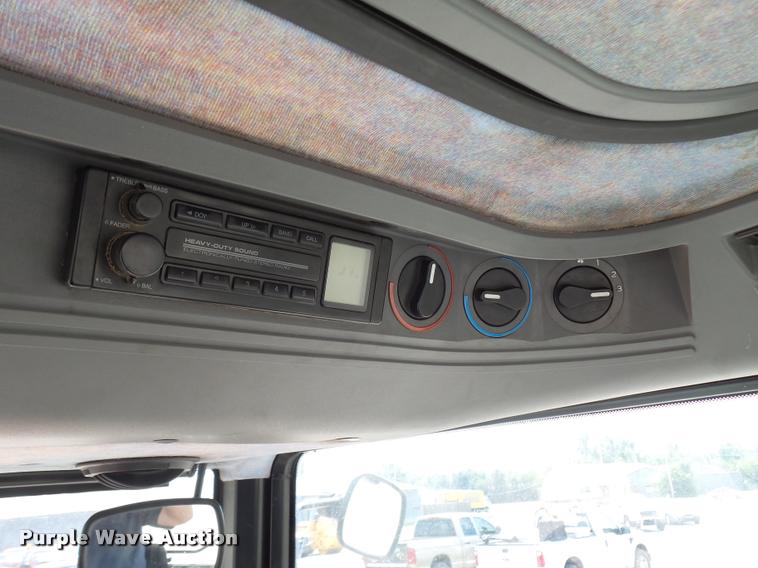 image for item L2672 1997 New Holland 5640SL tractor