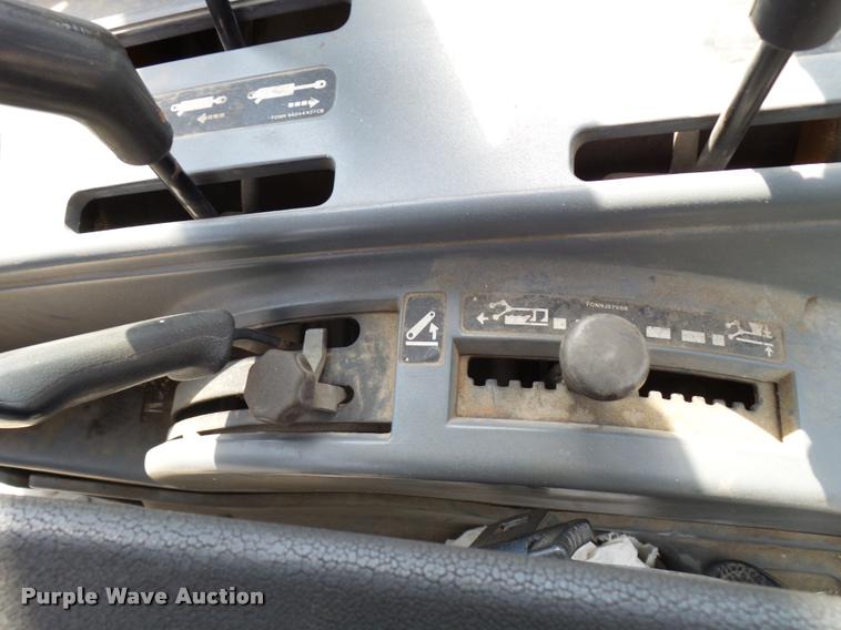 image for item L2672 1997 New Holland 5640SL tractor