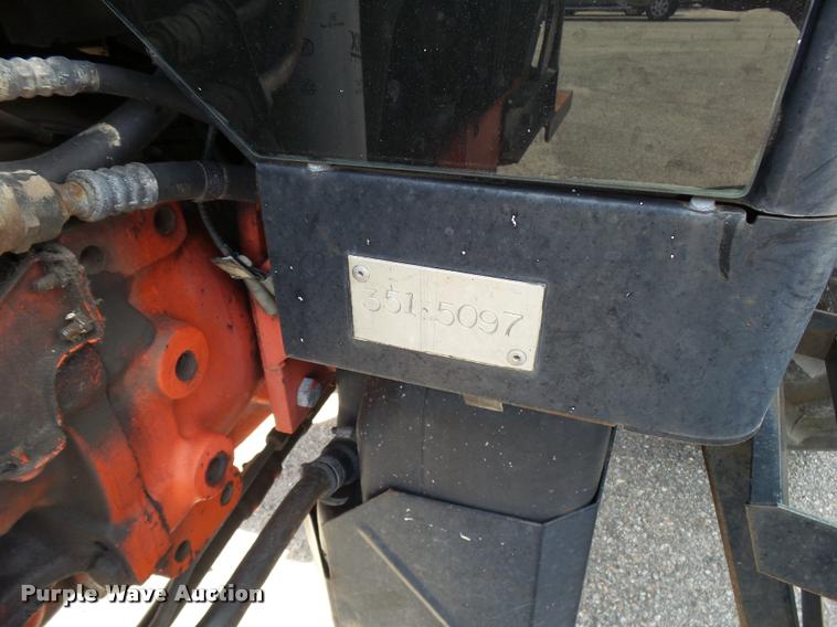 image for item L2672 1997 New Holland 5640SL tractor