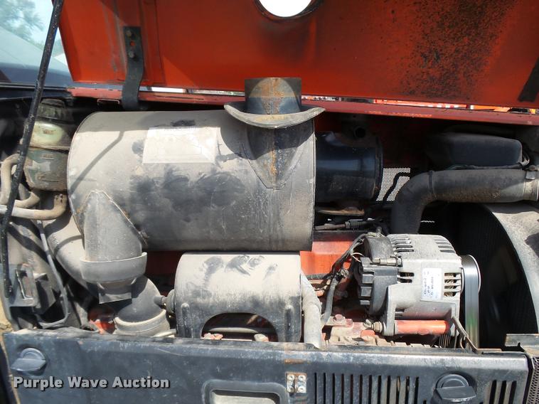 image for item L2672 1997 New Holland 5640SL tractor